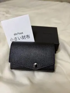 f*~様 abrAsus いっぱい入る小さい財布 黒 - メルカリ