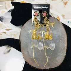 1012.蝶々チャームとガラスビーズのピアス