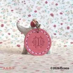 ❇︎ワイン❇︎イニシャルTとちょうちょの本革のチャーム　マヤレザー