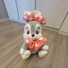 Disney store エインラビット 限定ぬいぐるみ　カード有り