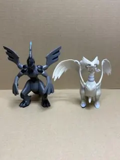 ポケモン レシラム ゼクロム フィギュア ストラップ キーホルダー