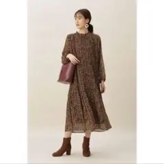 [洗える]フラワープリントプリーツワンピース