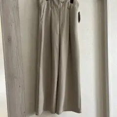 パンツ　ベージュ