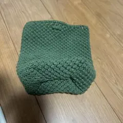 ちょうど良いサイズ　カーキ色　ショルダーバック　現品限り
