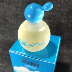 ☆希少・廃盤香水 モスキーノ ライトクラウズ オードトワレ 4.9ml☆のサムネイル