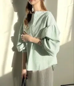 長袖ストライプブラウス