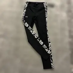 Under Armour 黒/白　新品トレーニングレギンス L レディース