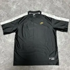 NIKE Tシャツ ブラック ゴールドロゴのサムネイル