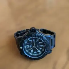 ADDIESDIVEブラック腕時計 50M防水