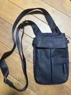 Y'SACCS　リュック型ミニショルダー　ブラック　レザー