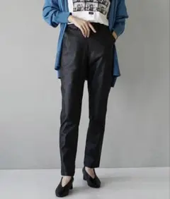 レザー調 テーパードエアパンツ ウエストゴム ゆったり 楽ちん 秋 冬