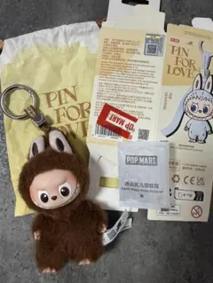 POP MART PIN FOR LOVE イニシャル ラブブL