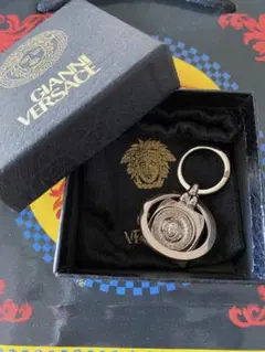 ジャンニヴェルサーチ　GIANNI VERSACE キーホルダー　メデューサ 2025年最新】ジャンニヴェルサーチキーホルダーの人気アイテム
