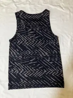 adidasタンクトップ