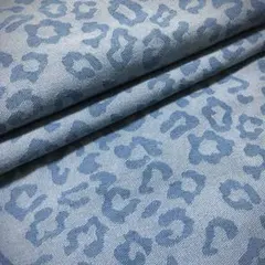 ⭐️薄手 デニム 生地 レオパード柄 明るめ 布 はぎれ デニムリメイク 端切れ