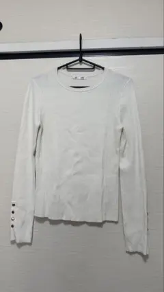 GU ジーユー リブニット セーター Sサイズ ホワイト 金ボタン