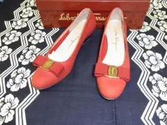 Salvatore Ferragamo フェラガモ 赤 パンプス