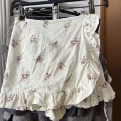 エピヌ フリルスカートパンツ コーデュロイフラワーのサムネイル