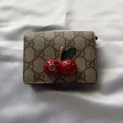 ブ*e様 安心鑑定付 GUCCI 財布 チェリー - メルカリ