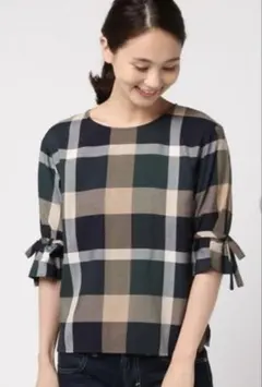 チェックブラウス