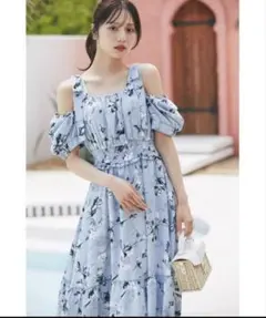 【美品】tocco closet 肩リボン付きオフショル風ワンピースのサムネイル