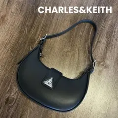 CHARLES&KEITH トライアングルバックルベルトショルダーバッグ