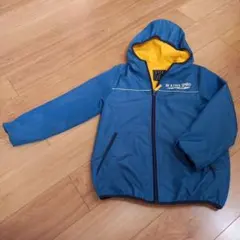 フード付きジャケット 青と黄色