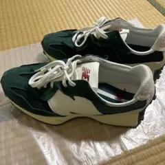 New Balance 327 グリーン/ホワイト
