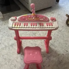 SANRIO　ハローキティ　子供用キーボード ピンクキッズキーボード 【美品】 SANRIO ハローキティ 子供用キーボード ピンクキッズキーボード 【美品