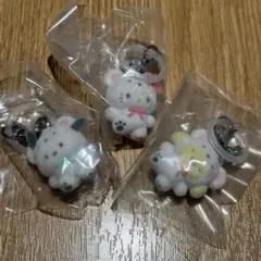 サンリオ　ふわふわスノー　めじるしアクセサリー　キティ　ポチャッコ　プリン