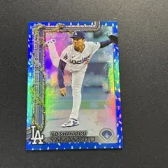 山本由伸 2025 Topps Holiday BLUE LIGHTS パラレル