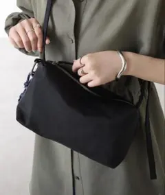PAPILLONNER 軽量180g×強撥水ボックスショルダーバッグのサムネイル