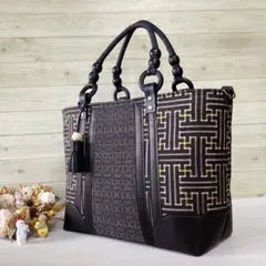 Item thumbnail for item 3d9f7bc8-ff0f-4ff9-a2fc-1bd9a76421af