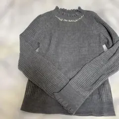 し*ゆ様 グレー パール装飾 リブニットセーター