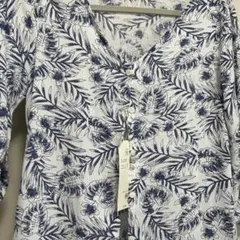 花柄七分袖のシャツワンピース 新品タグ付き（Mサイズの方いいです）