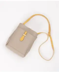 ikka 三層ミニショルダーバッグ　イッカ　ショルダーバッグ