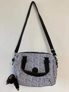 キプリング　ショルダーバッグ　Simply Chevron