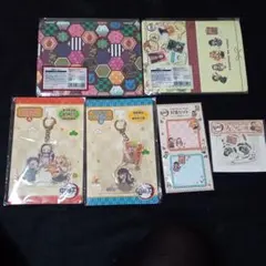 鬼滅の刃・アクリルキーホルダー２種＆通帳ケース２種＆付箋＆フレークシールの６点