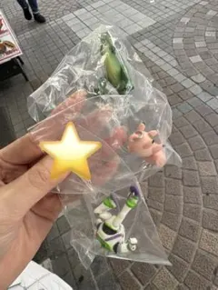 トイストーリー　ガチャガチャ　ゆらゆらつながるマスコット