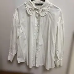 ZARA パール装飾付きホワイトシャツ