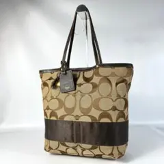 美品 COACH コーチ トートバッグ シグネチャー 肩掛け キャンバスのサムネイル