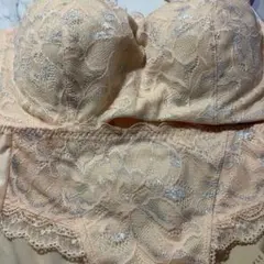 Triumph アモスタイル バンドゥ ブラジャー＆ショーツ C70