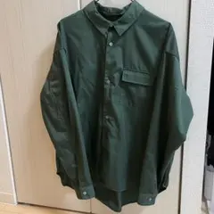 ダークグリーン長袖シャツ