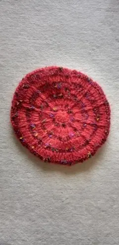 ニットのベレー帽