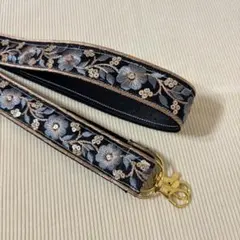 インド刺繍リボン　合皮　スマホショルダー　Mサイズ