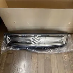 NISSAN 純正 フロントグリル 62310-35-F00 - メルカリ