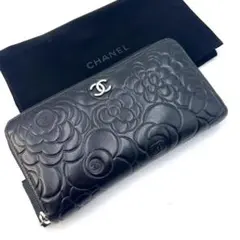 【極美品】CHANEL カメリア エンボス ラウンドファスナー 長財布 ブラックのサムネイル