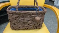 ブラウンの編み込みかごバッグ やまぶどう籠