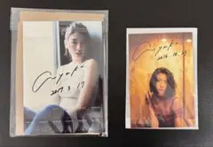 【証拠写真あり】三吉彩花直筆サイン入り写真 評価カード付き 一瞬認証書付き 三吉彩花 サイン入り生写真 - メルカリ