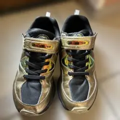 キッズスニーカー 20.０㎝EEサイズ ゴールドブラック